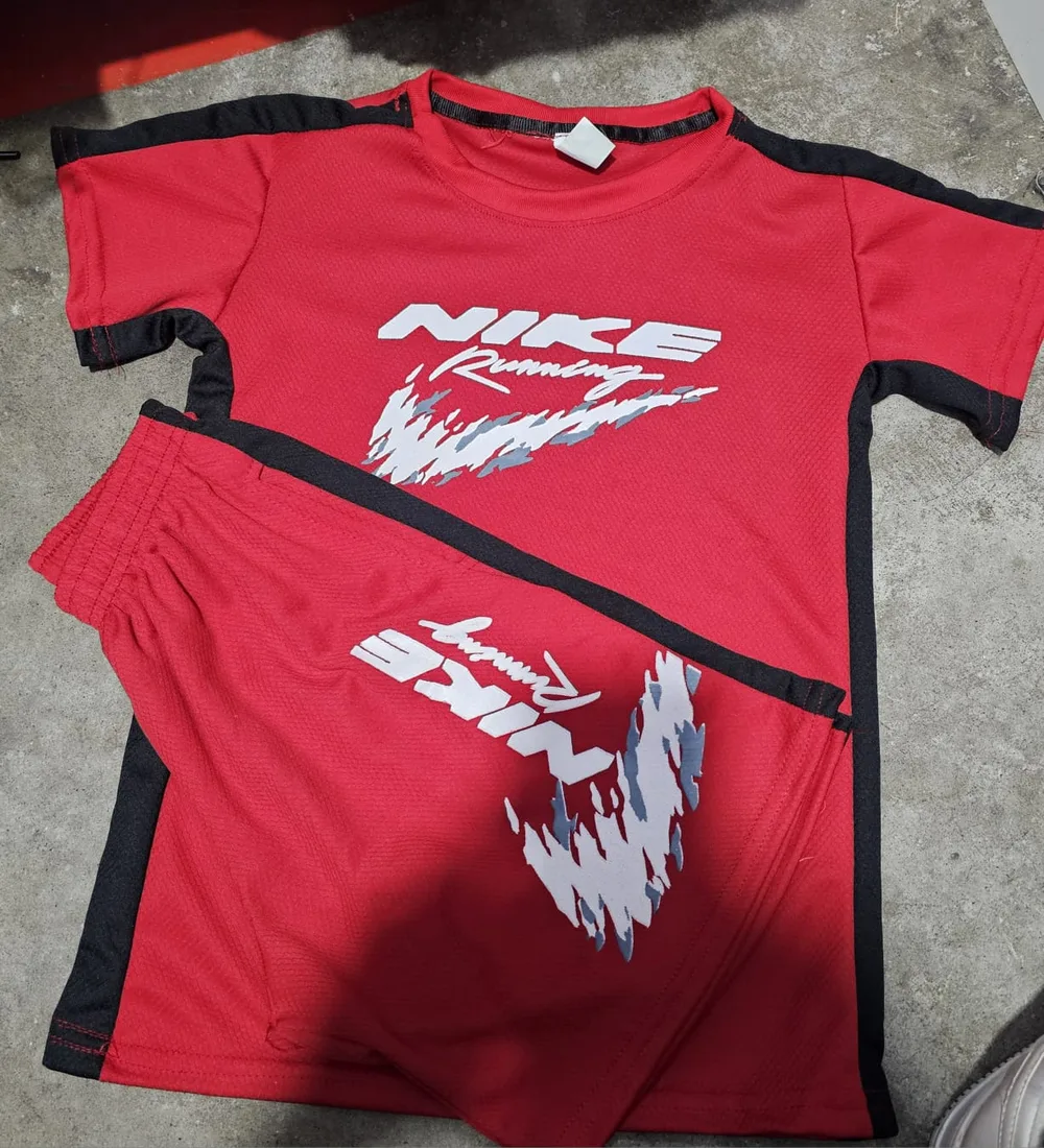 Conjunto infantil vermelho